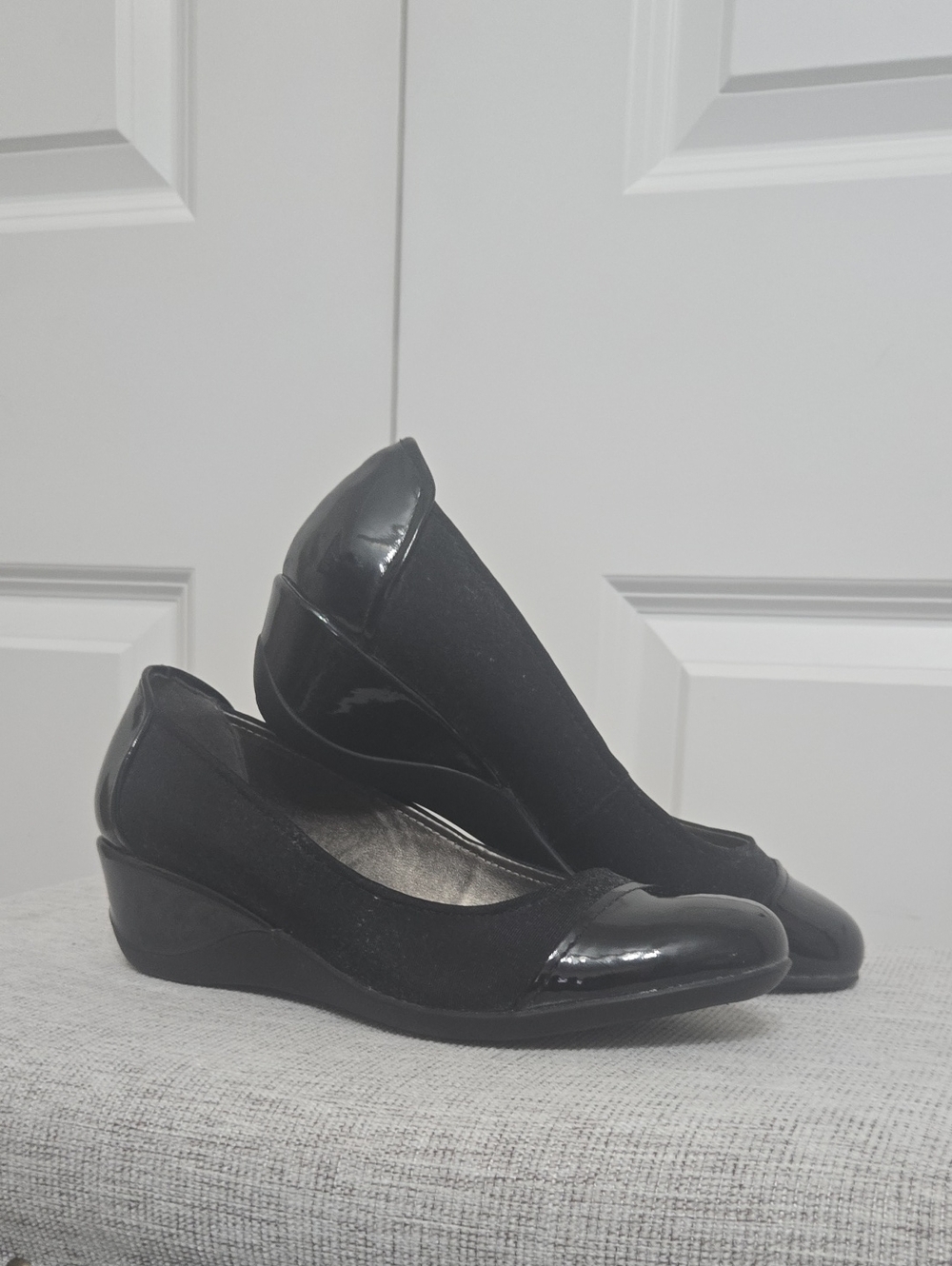 Kenneth Cole Reaction Black Patent-Tip Wedge Pumps In Excellent Condotion Sz 7